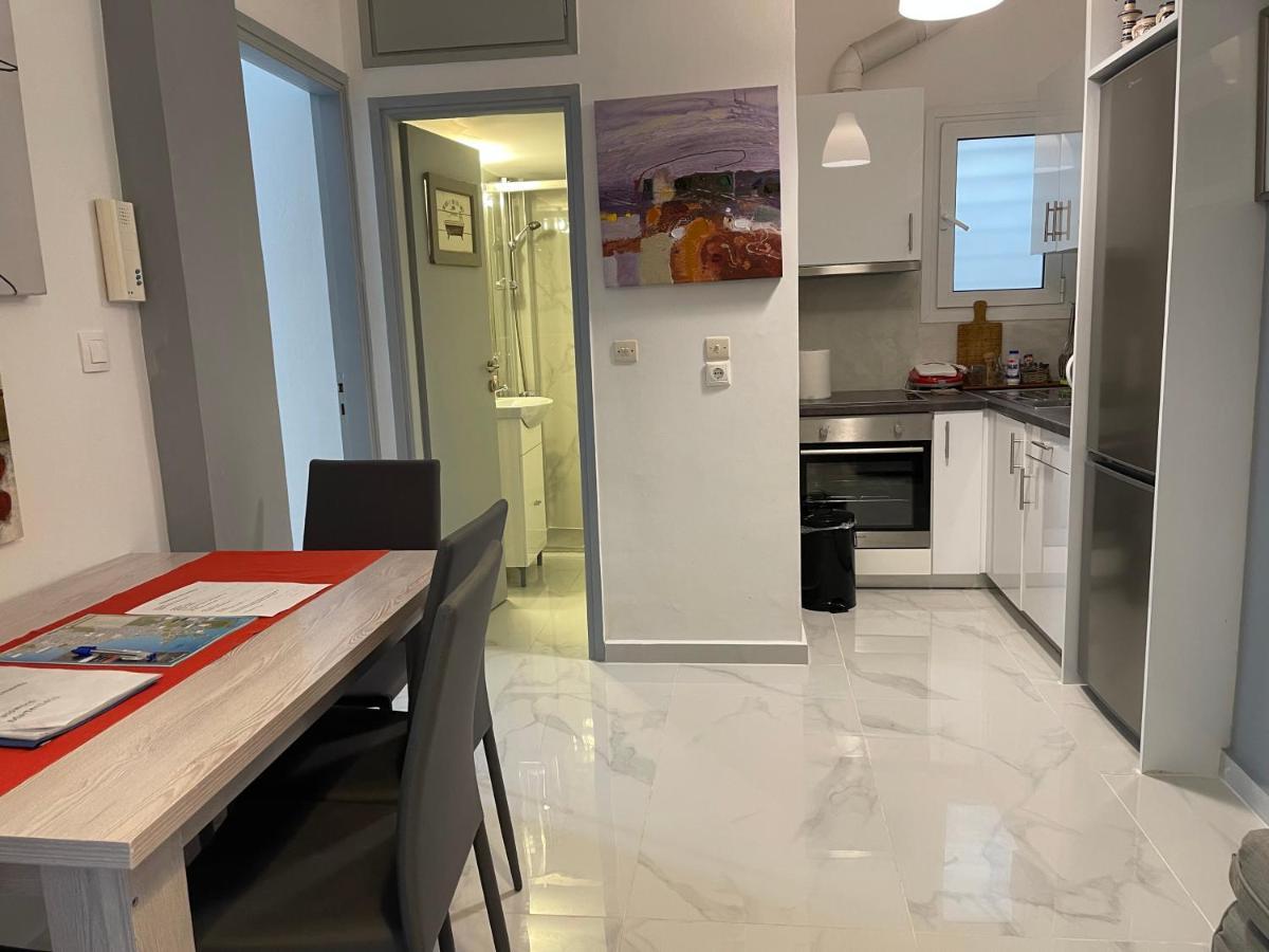 Cosy apartment in Glyfada center Atenas Exterior foto