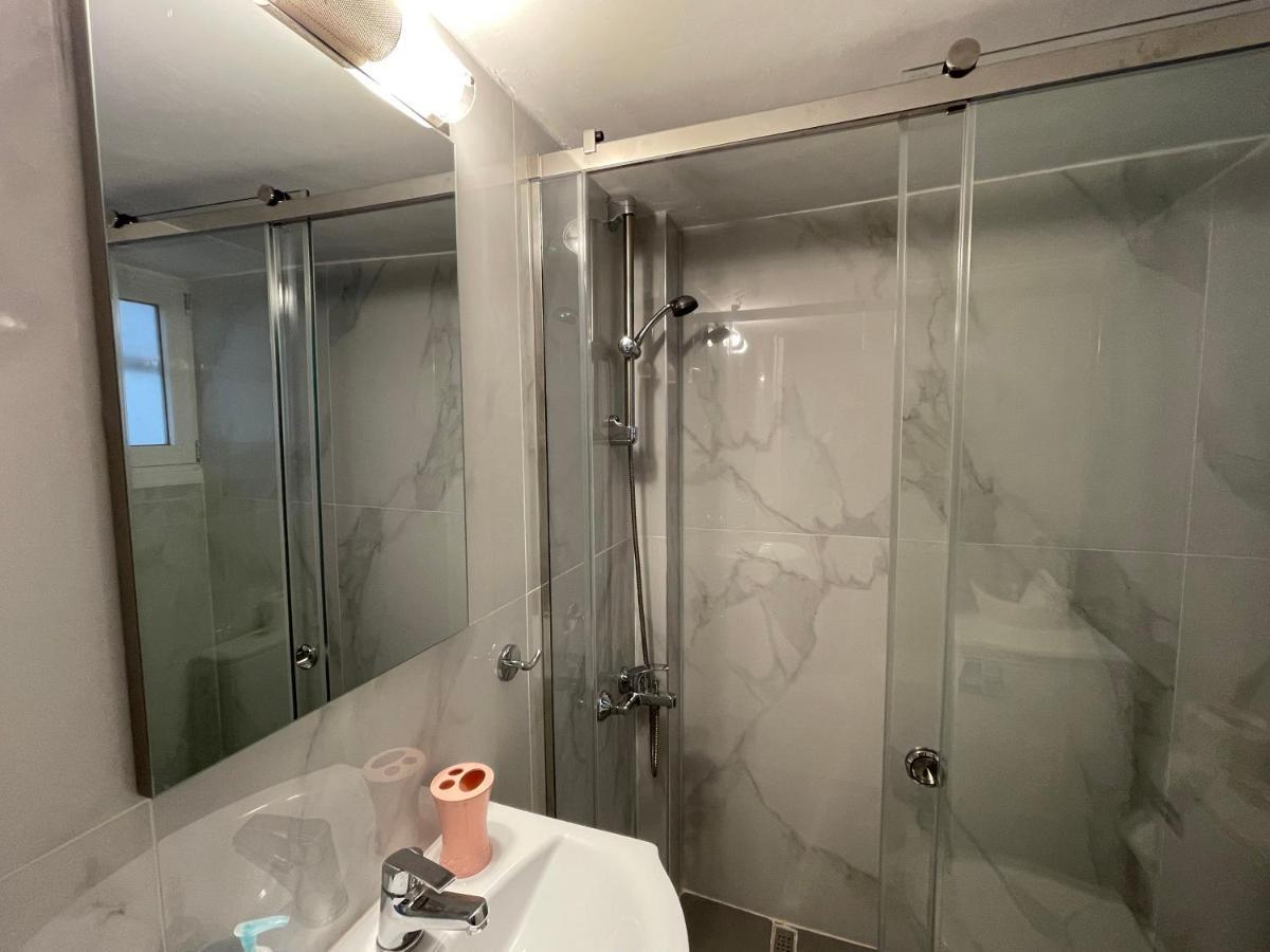 Cosy apartment in Glyfada center Atenas Exterior foto