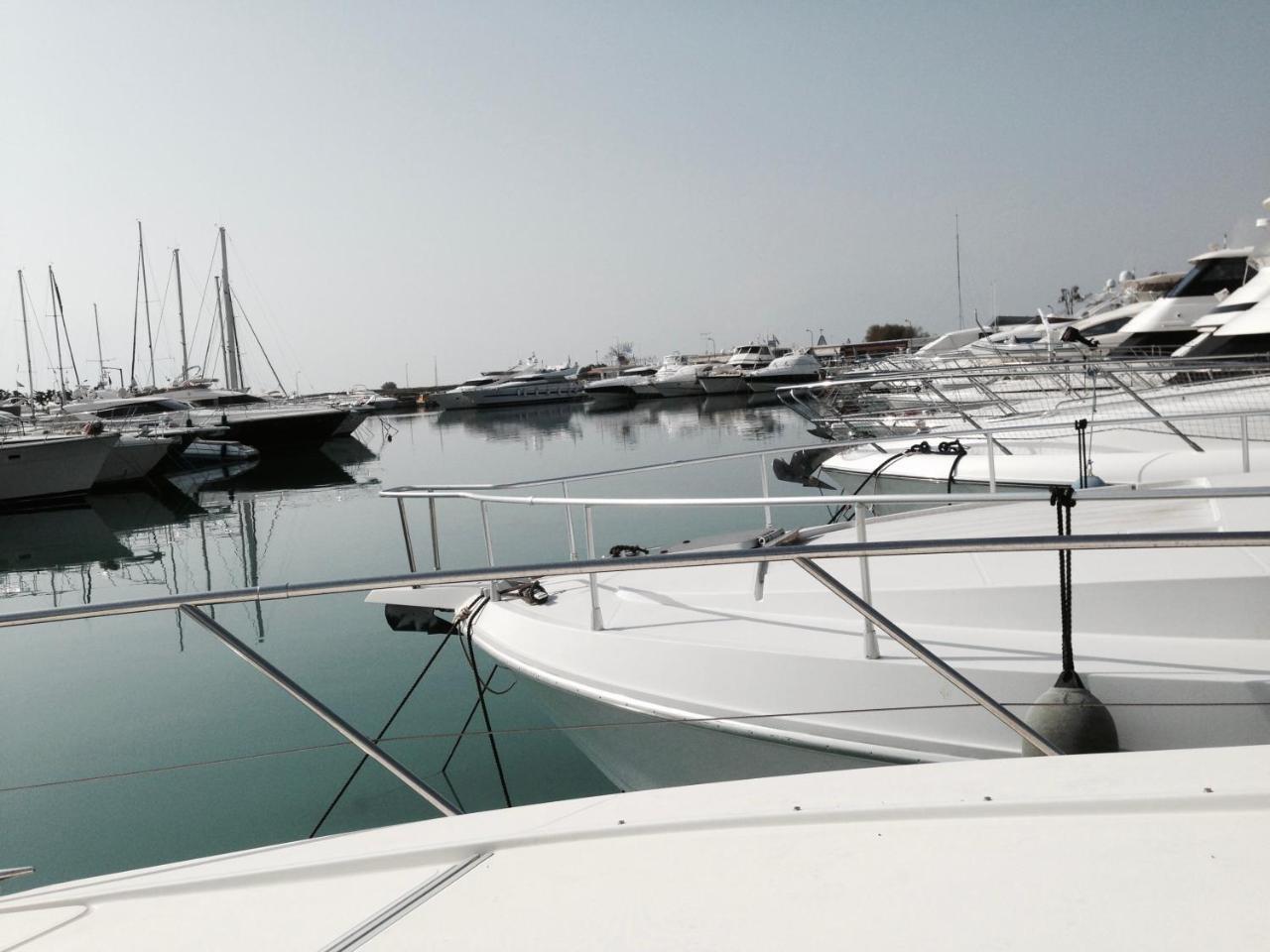 Cosy apartment in Glyfada center Atenas Exterior foto